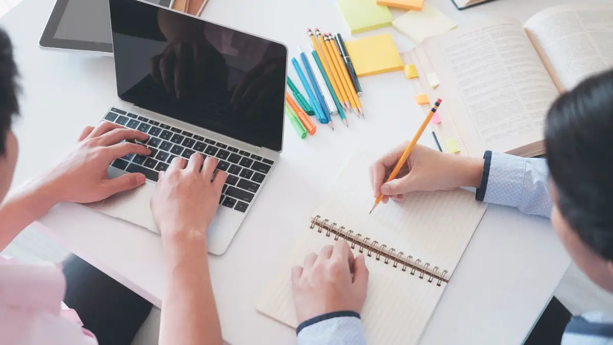 Effectively Reviewing the Scientific Literature